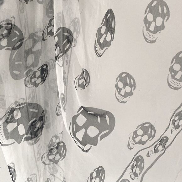 Alexander McQueen Italy Black and White Silk Scarf Romantic Goth Lux Pop-star - Picture 6 of 9